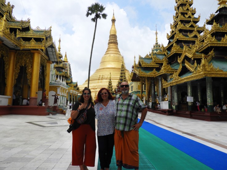 01-Yangon-Shwedagon-Pagoda-00 (77)b