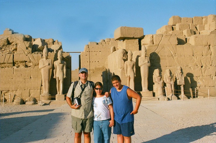 01-Egipto-Karnak-22-Estatuas-7ºPilono